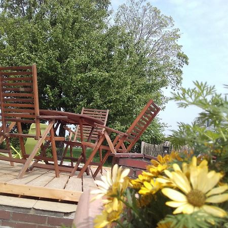 Peanuts Hostel & Meer Surendorf エクステリア 写真
