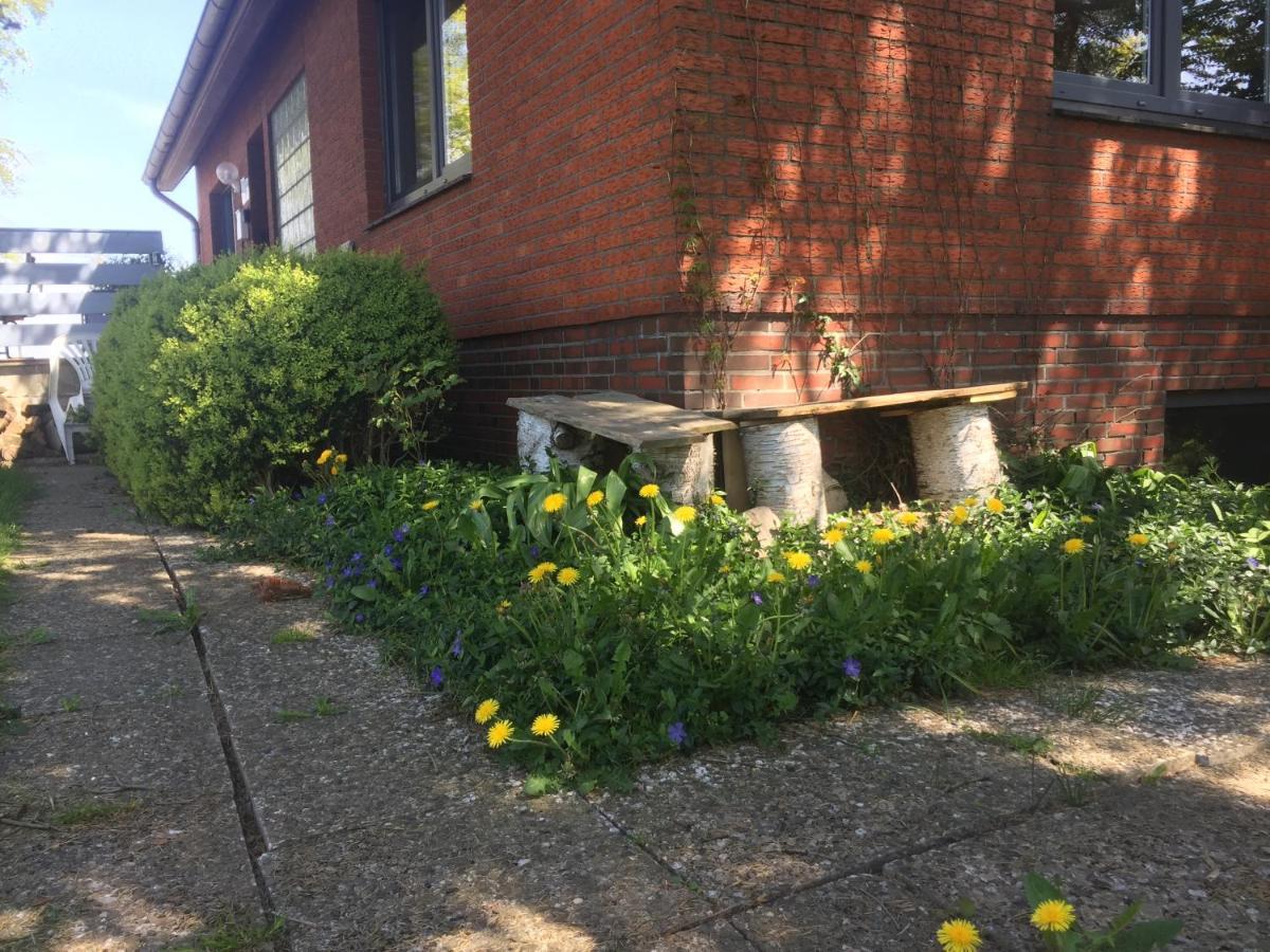 Peanuts Hostel & Meer Surendorf エクステリア 写真